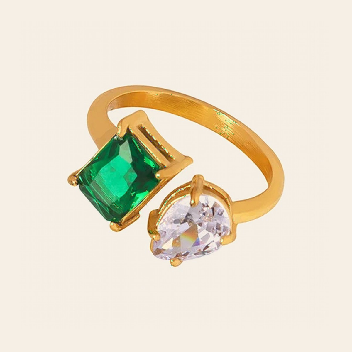 The Toi et Moi Ring with a green and a clear stone